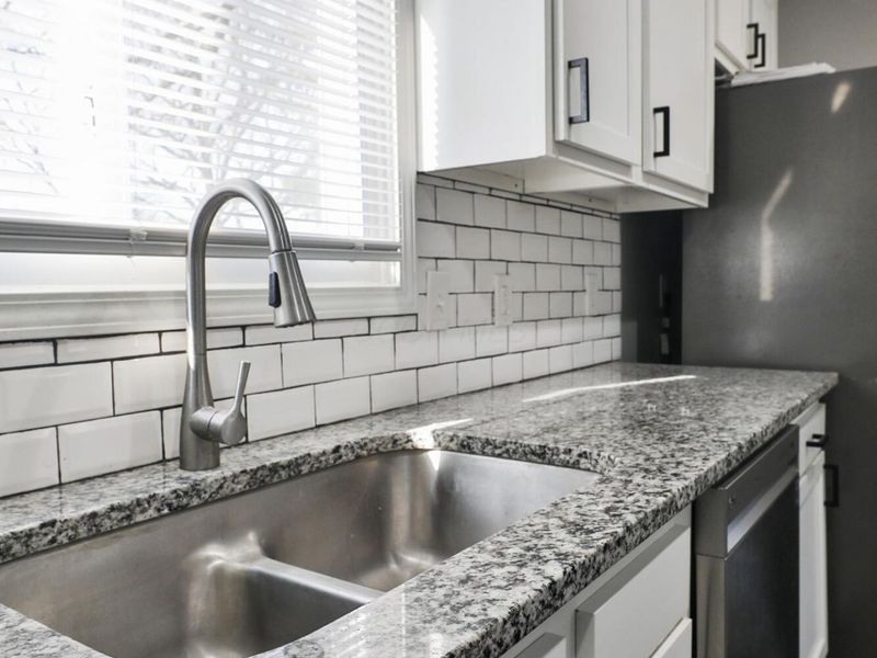 979 Urana Avenue, Columbus, OH 43224 Photo 8