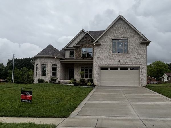 1501 Riggins Dr, Clarksville, TN 37042