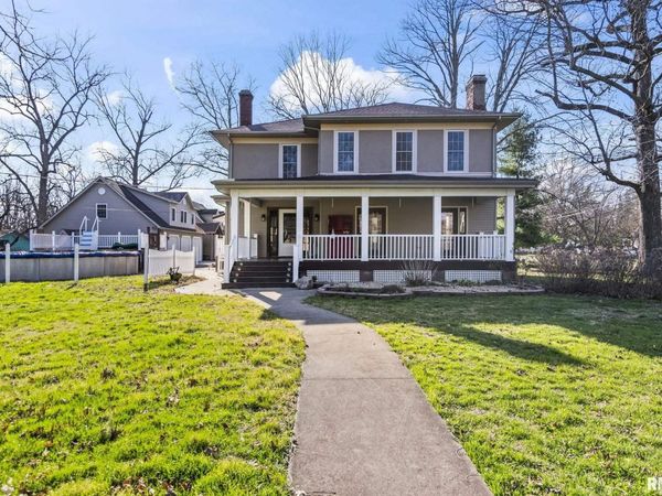 205 S 7TH Street, Girard, IL 62640