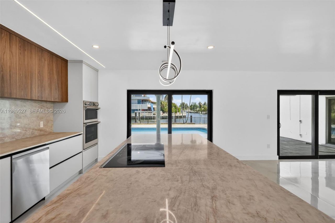 607 Layne Blvd, Hallandale Beach, FL 33009 Photo