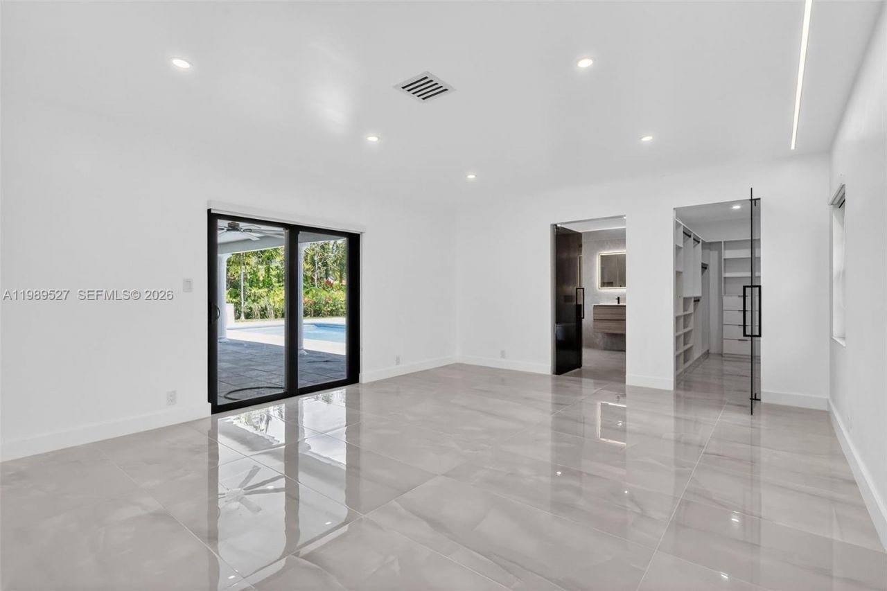 607 Layne Blvd, Hallandale Beach, FL 33009 Photo