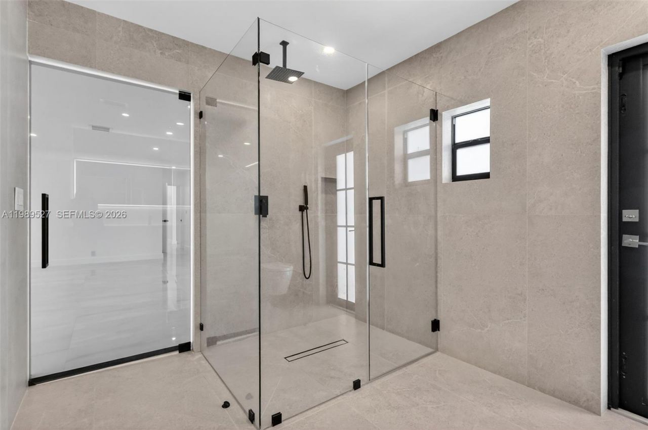 607 Layne Blvd, Hallandale Beach, FL 33009 Photo