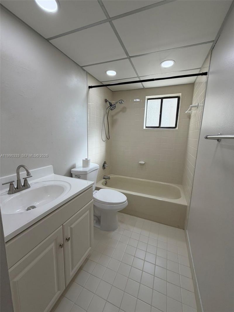 8025 SW 107th Ave , Unit 213, Miami, FL 33173 Photo