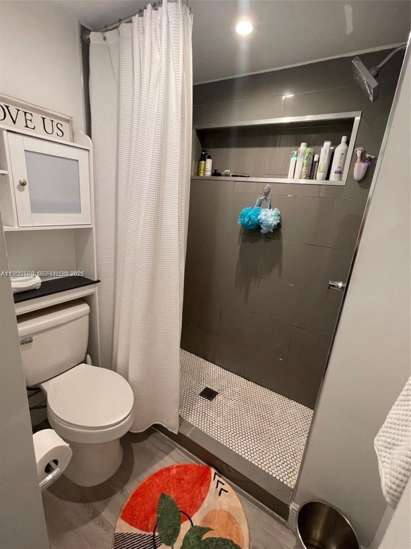 7801 NE 4th Ct , Unit 105, Miami, FL 33138 Photo