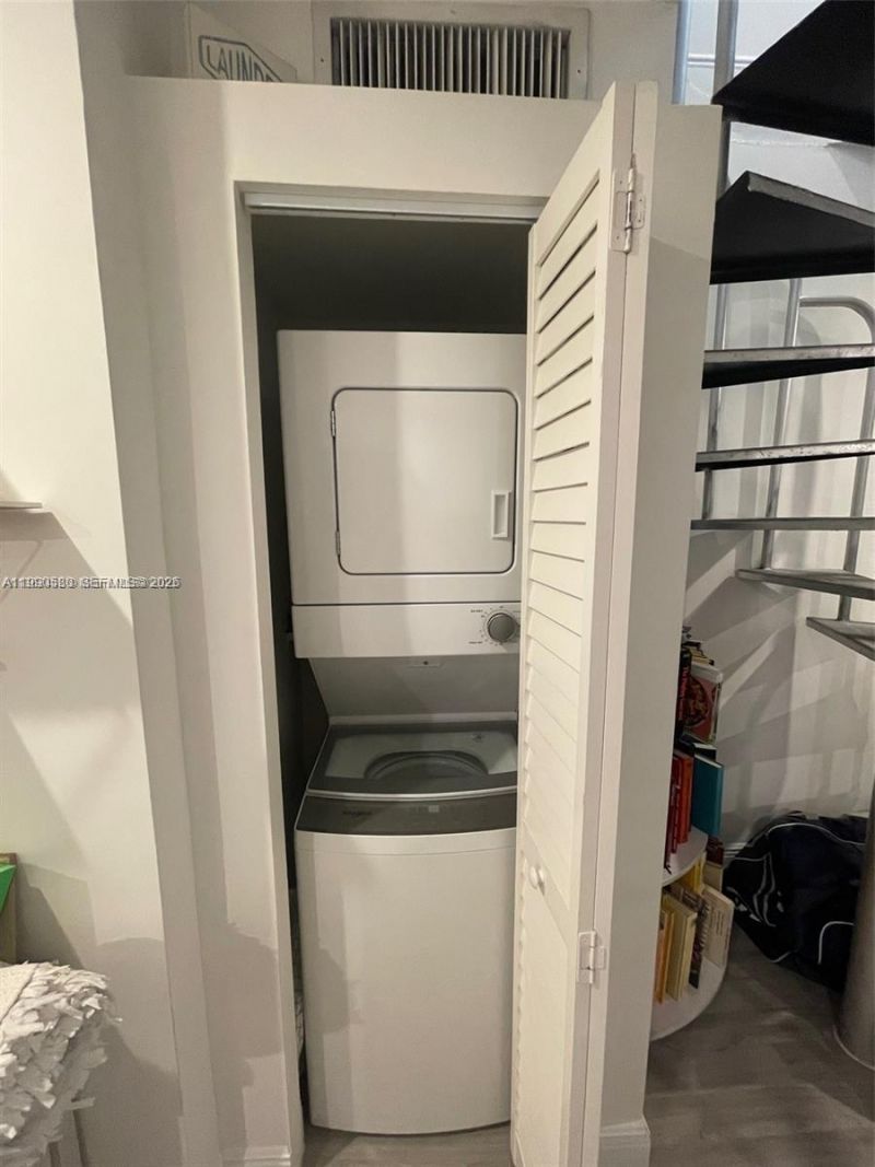 7801 NE 4th Ct , Unit 105, Miami, FL 33138 Photo