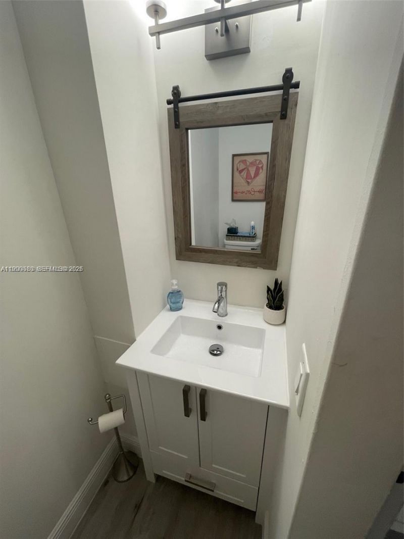 7801 NE 4th Ct , Unit 105, Miami, FL 33138 Photo