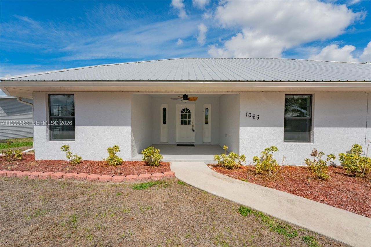 1063 Mayford Lake Rd, Moore Haven, FL 33471 Photo