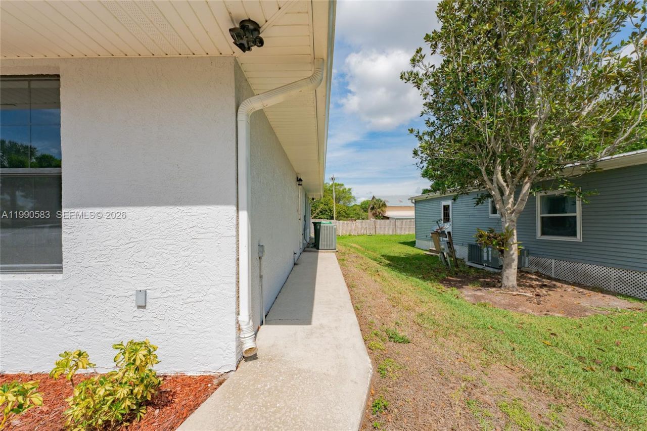 1063 Mayford Lake Rd, Moore Haven, FL 33471 Photo