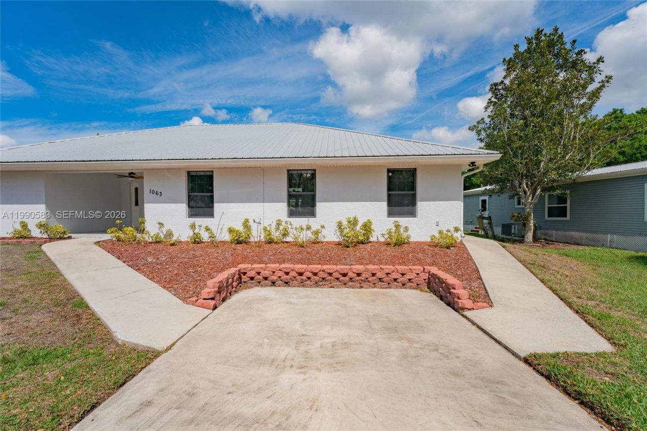 1063 Mayford Lake Rd, Moore Haven, FL 33471 Photo