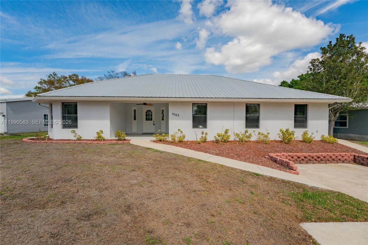 1063 Mayford Lake Rd, Moore Haven, FL 33471 Photo