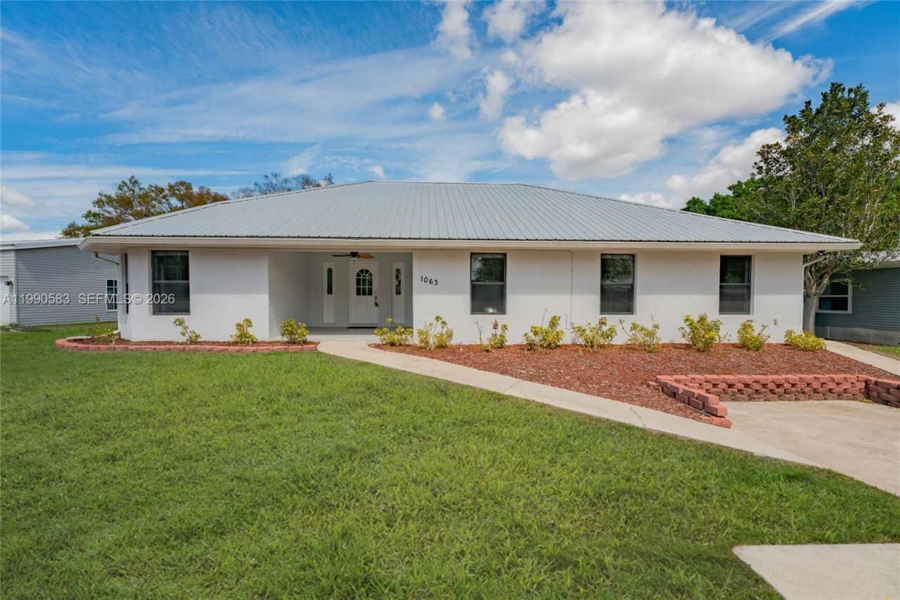 1063 Mayford Lake Rd, Moore Haven, FL 33471 Photo