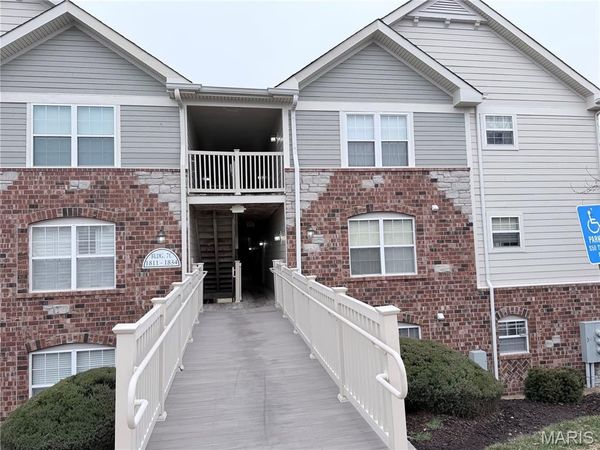 1821 Piedmont Circle, St Peters, MO 63304