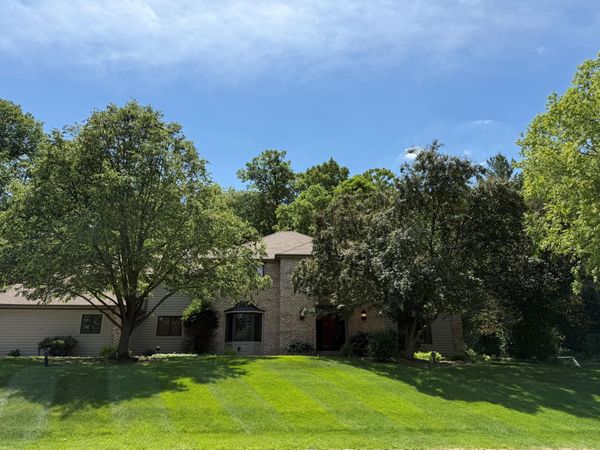 1337 Woodland Drive SW, Rochester, MN 55902