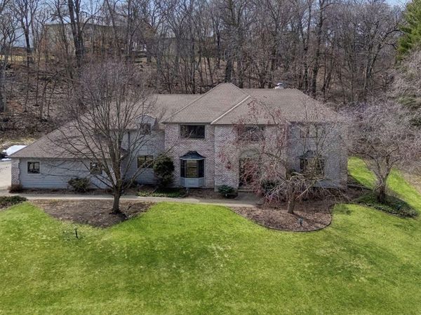 1337 Woodland Drive SW, Rochester, MN 55902