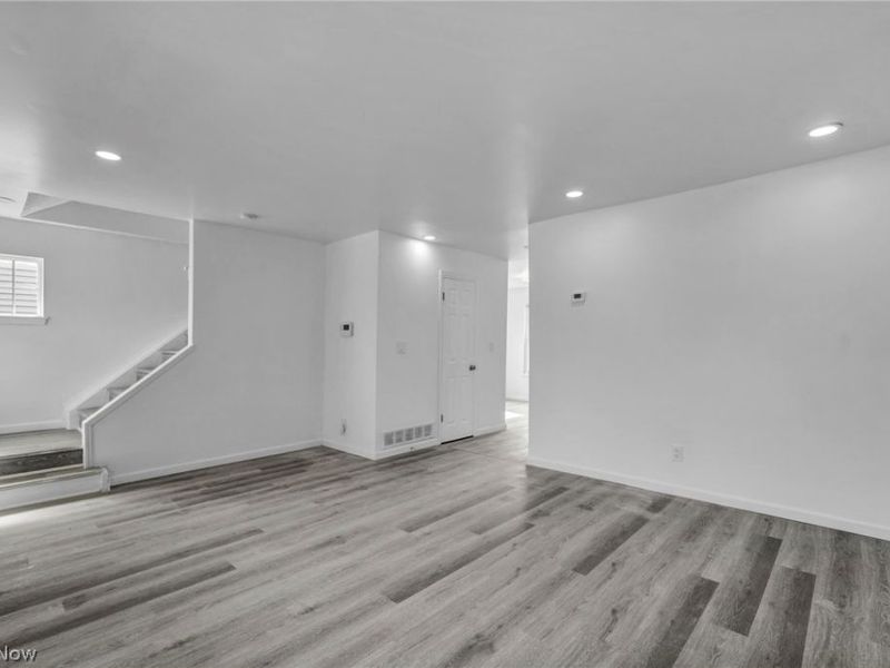 10870 Mount Overlook Avenue, Cleveland, OH 44104 Photo 17