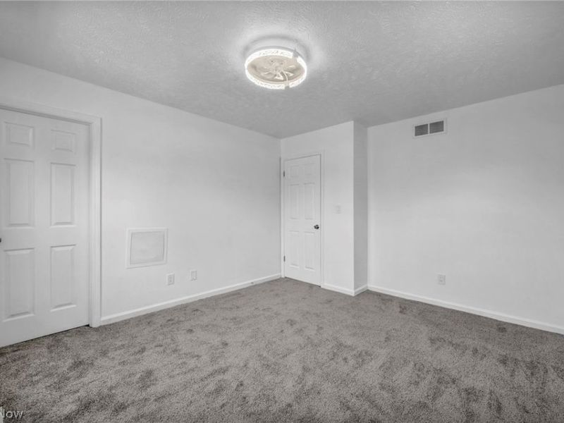 10870 Mount Overlook Avenue, Cleveland, OH 44104 Photo 24