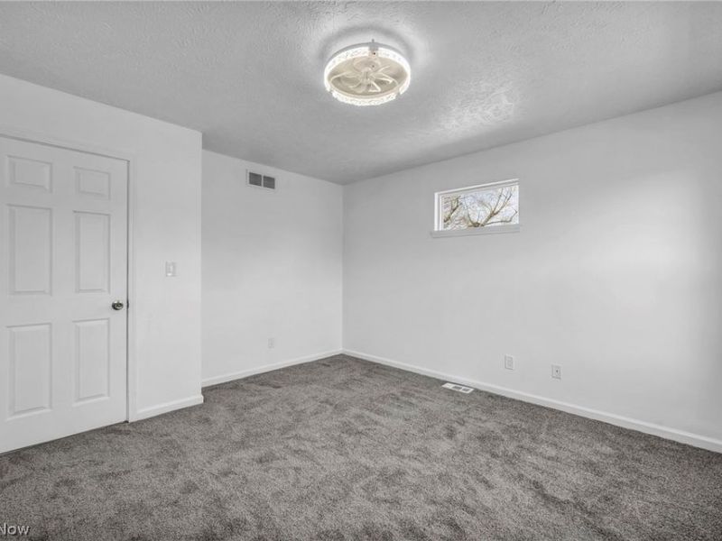 10870 Mount Overlook Avenue, Cleveland, OH 44104 Photo 25