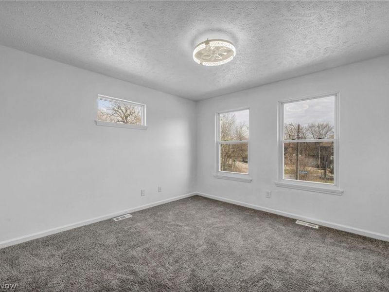 10870 Mount Overlook Avenue, Cleveland, OH 44104 Photo 28