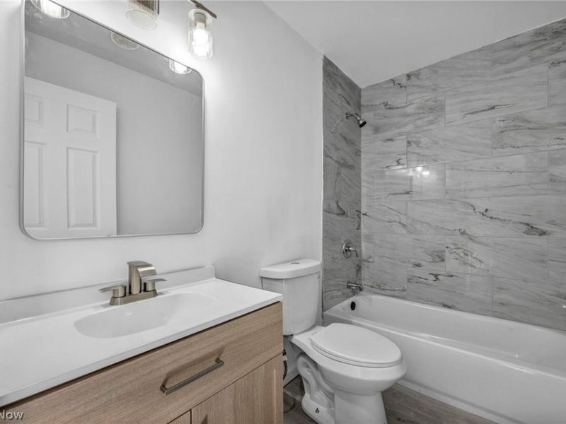 10870 Mount Overlook Avenue, Cleveland, OH 44104 Photo 29