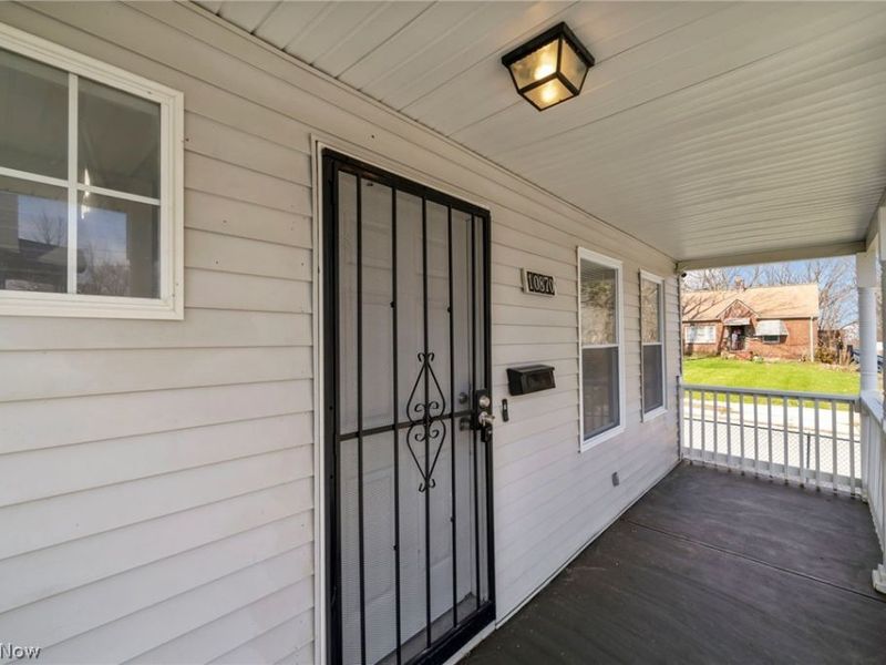 10870 Mount Overlook Avenue, Cleveland, OH 44104 Photo 3