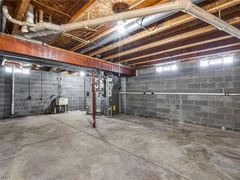 10870 Mount Overlook Avenue, Cleveland, OH 44104 Photo 30