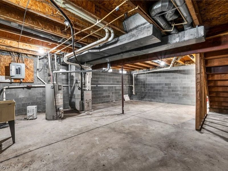 10870 Mount Overlook Avenue, Cleveland, OH 44104 Photo 31