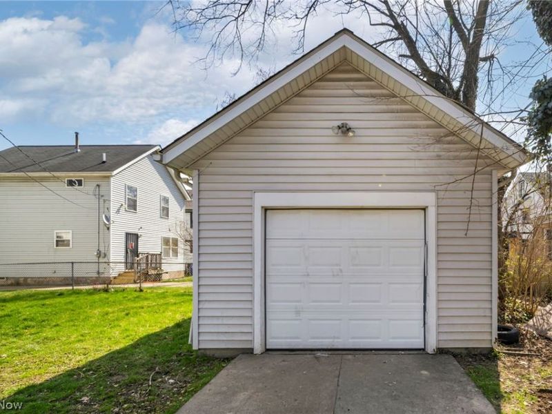 10870 Mount Overlook Avenue, Cleveland, OH 44104 Photo 38