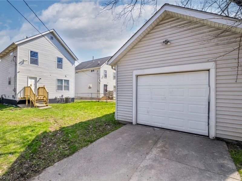 10870 Mount Overlook Avenue, Cleveland, OH 44104 Photo 39