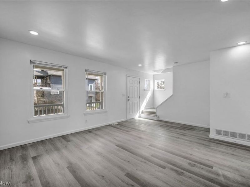 10870 Mount Overlook Avenue, Cleveland, OH 44104 Photo 4