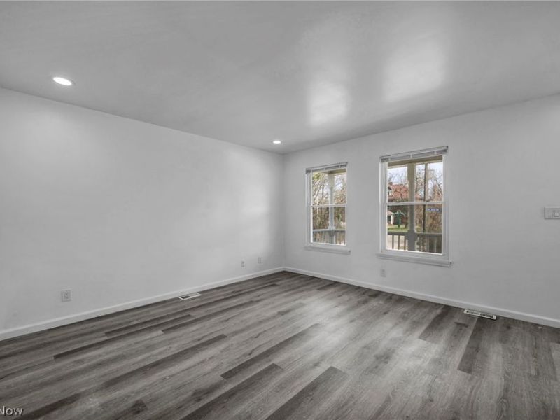 10870 Mount Overlook Avenue, Cleveland, OH 44104 Photo 7