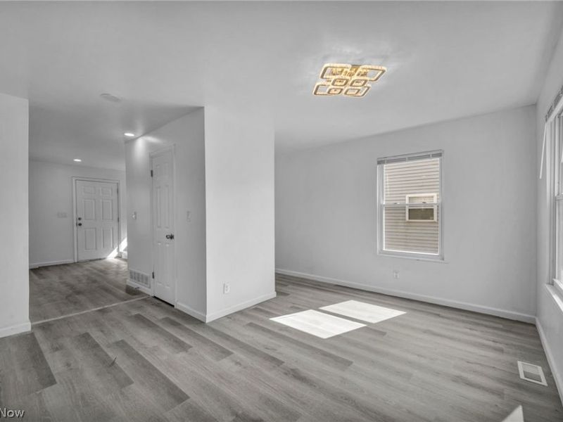 10870 Mount Overlook Avenue, Cleveland, OH 44104 Photo 9