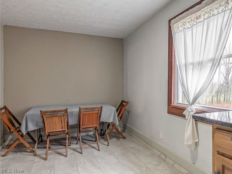 1268 Pondview Avenue, Unit B, Akron, OH 44305 Photo 6