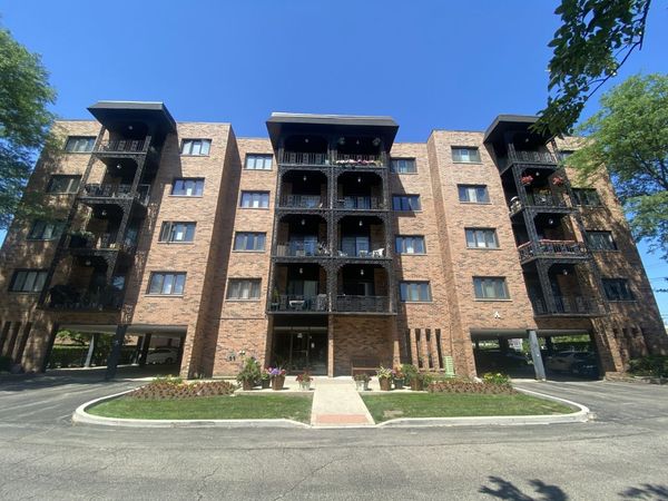 9375 LANDINGS Lane , Unit 504, Des Plaines, IL 60016