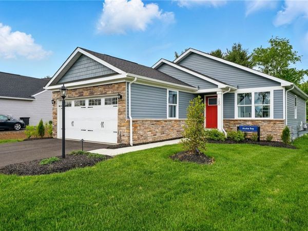 102 Bristlecone Ct, Freeport, PA 16229