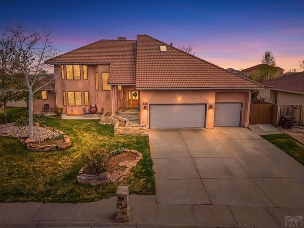 218 Alhambra Dr, Pueblo, CO 81005