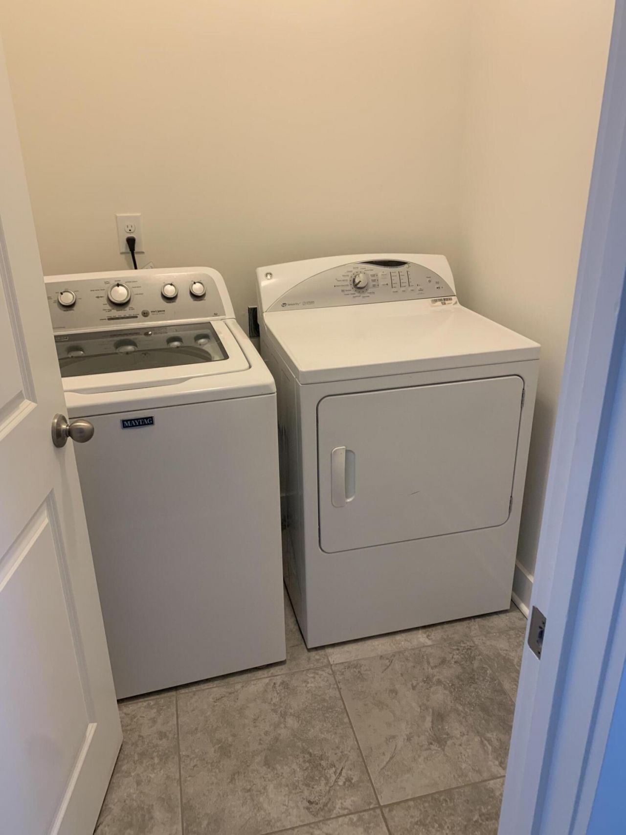 614 Ellingson Parkway Photo 16