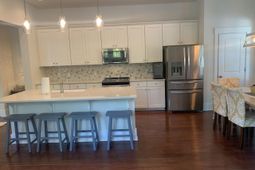 614 Ellingson Parkway photo 4