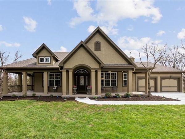 9885 Edgerton Road, De Soto, KS 66018