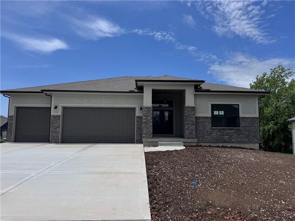 1824 Homestead Drive, Liberty, MO 64068