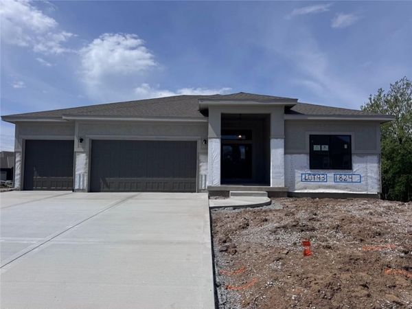 1824 Homestead Drive, Liberty, MO 64068