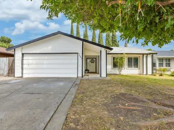 7843 Deer Creek Dr, Sacramento, CA 95823
