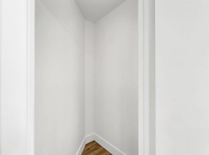 7843 Deer Creek Dr, Sacramento, CA 95823 Photo