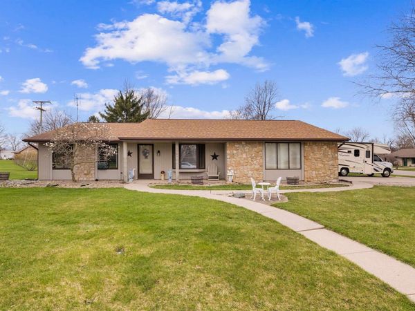 1301 Culbertson Court, Auburn, IN 46706