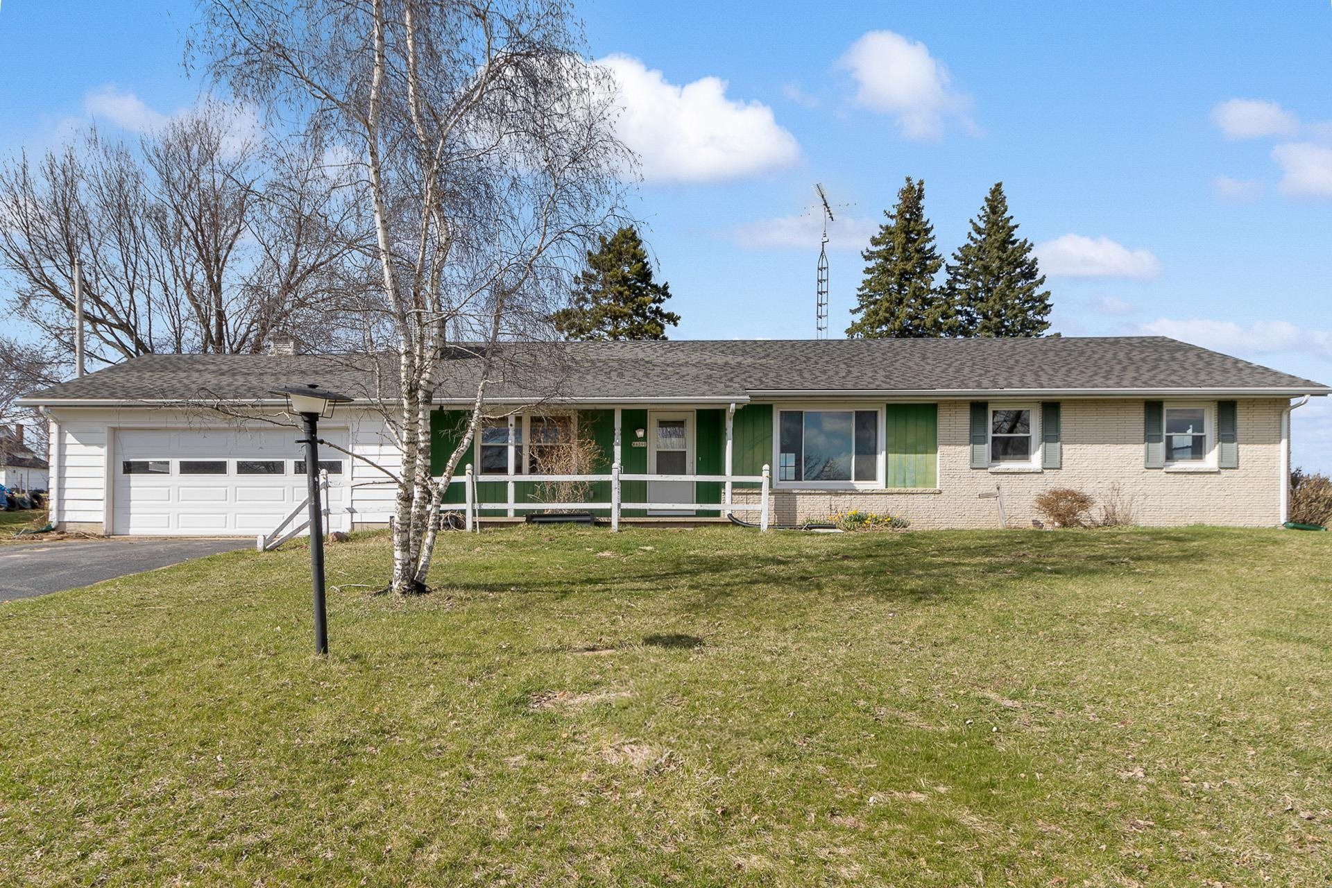 W6390 E Oak Street, Dalton, WI 53926 Main Photo