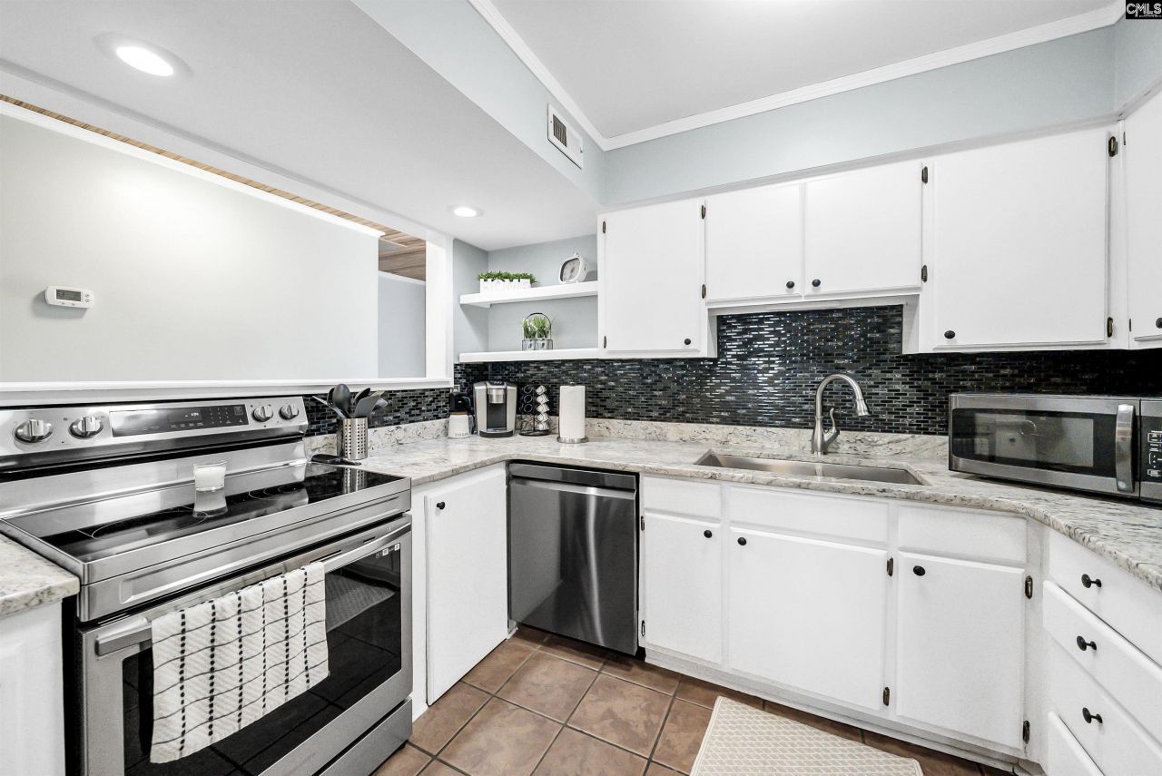 301 Harbor Heights Drive Photo 12