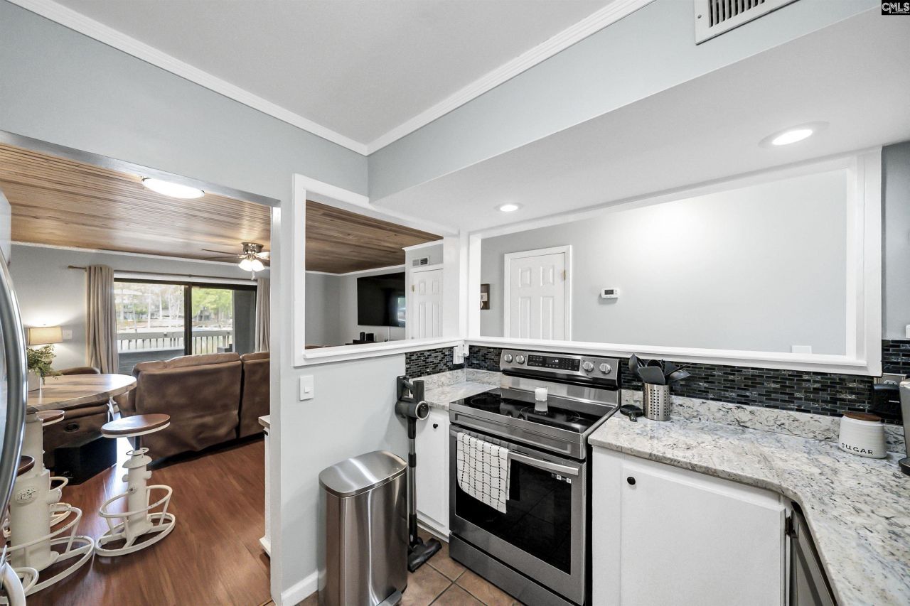 301 Harbor Heights Drive Photo 14