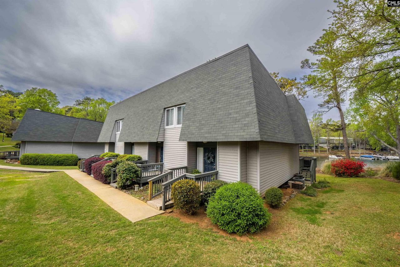 301 Harbor Heights Drive Photo 4