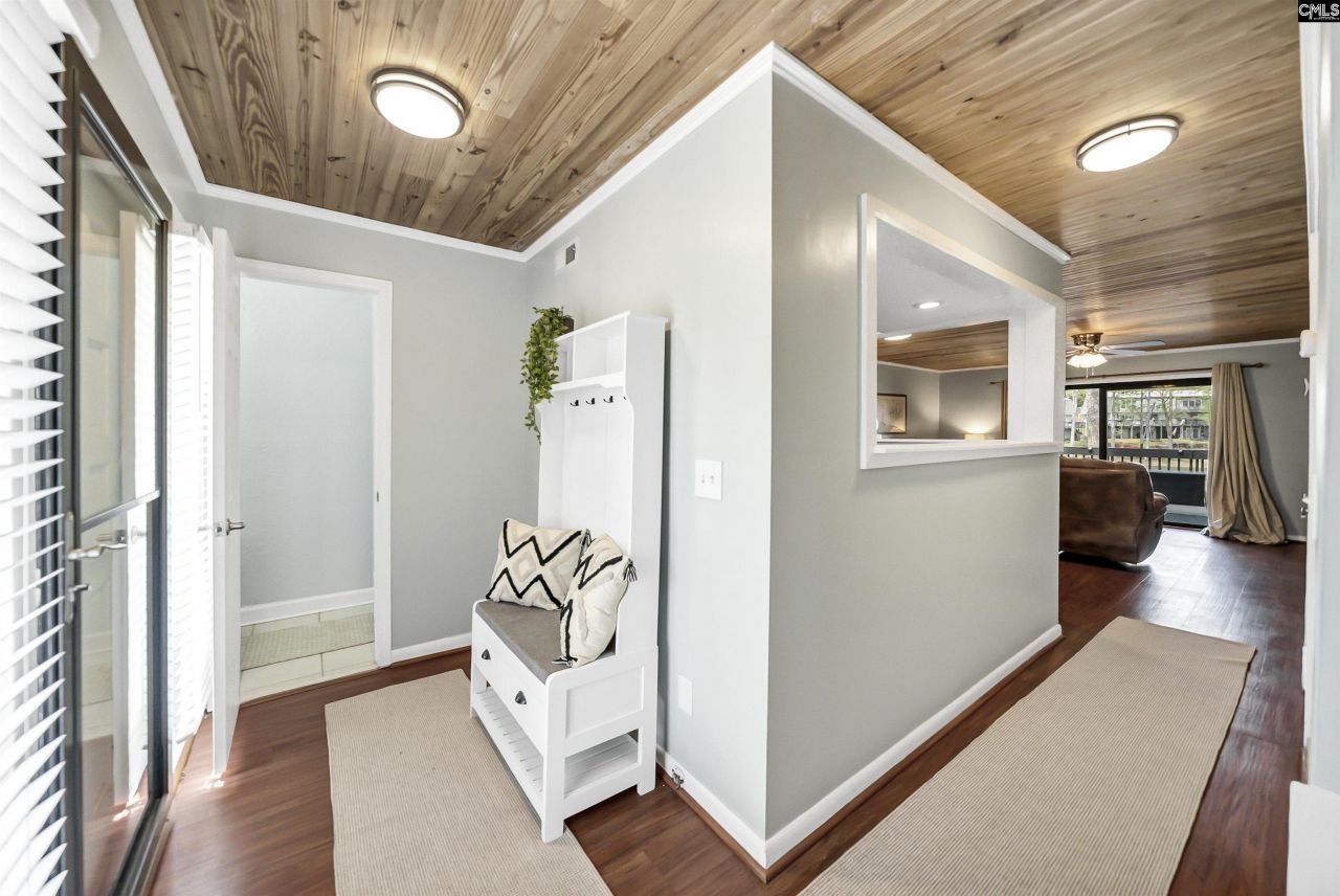 301 Harbor Heights Drive Photo 6