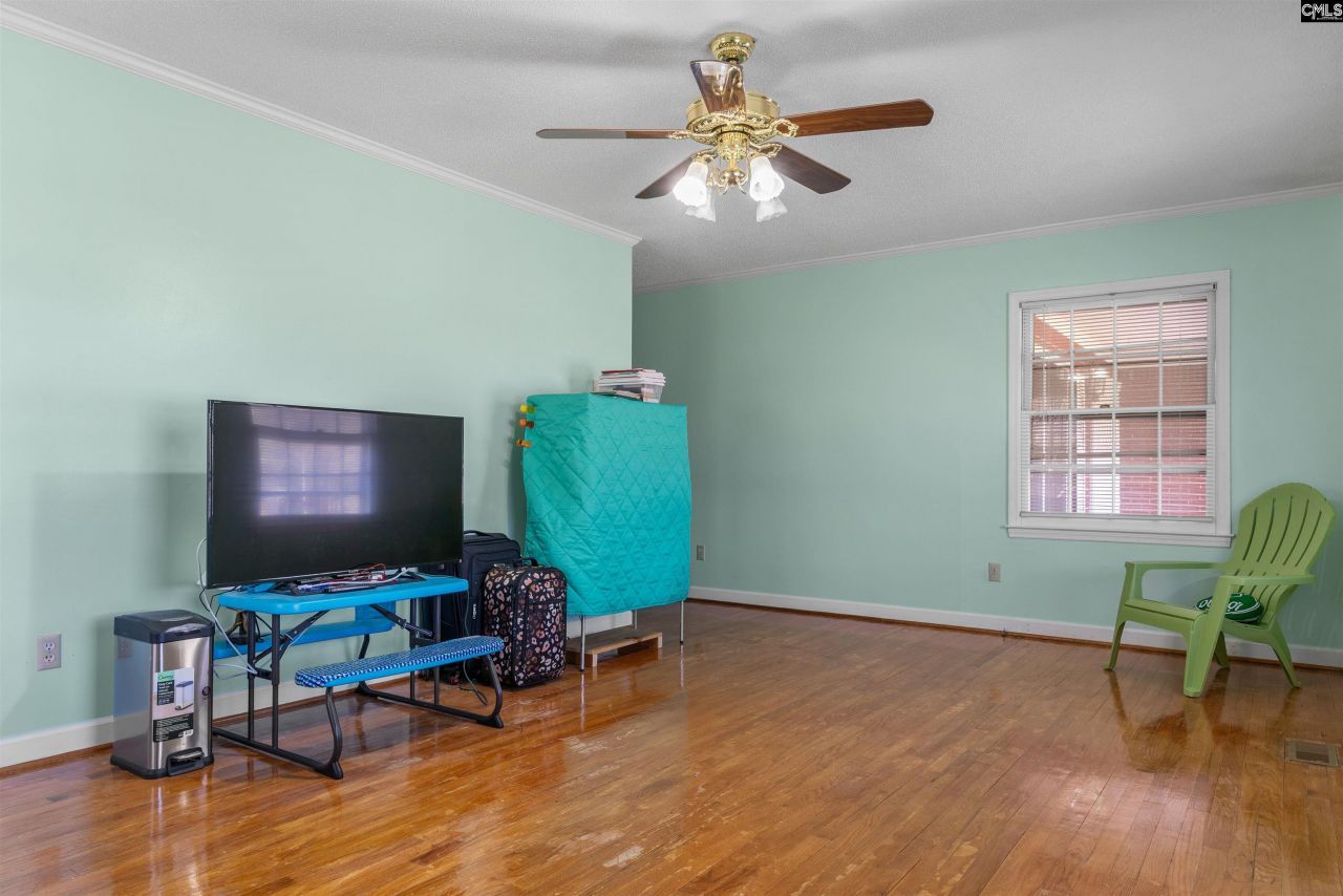 2069 Hydrick Ave  Photo 17