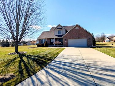 5441 Meadow Creek Court, Flint Twp, MI 48532